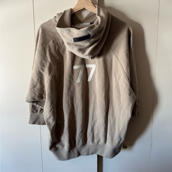 Essentials - Picture 3 of 7